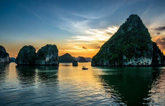 Best of Hanoi and Ha Long 4 days 3 nights