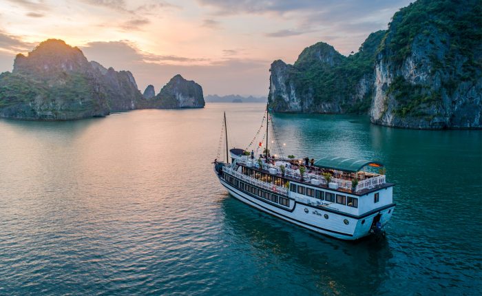 halong swan cruise